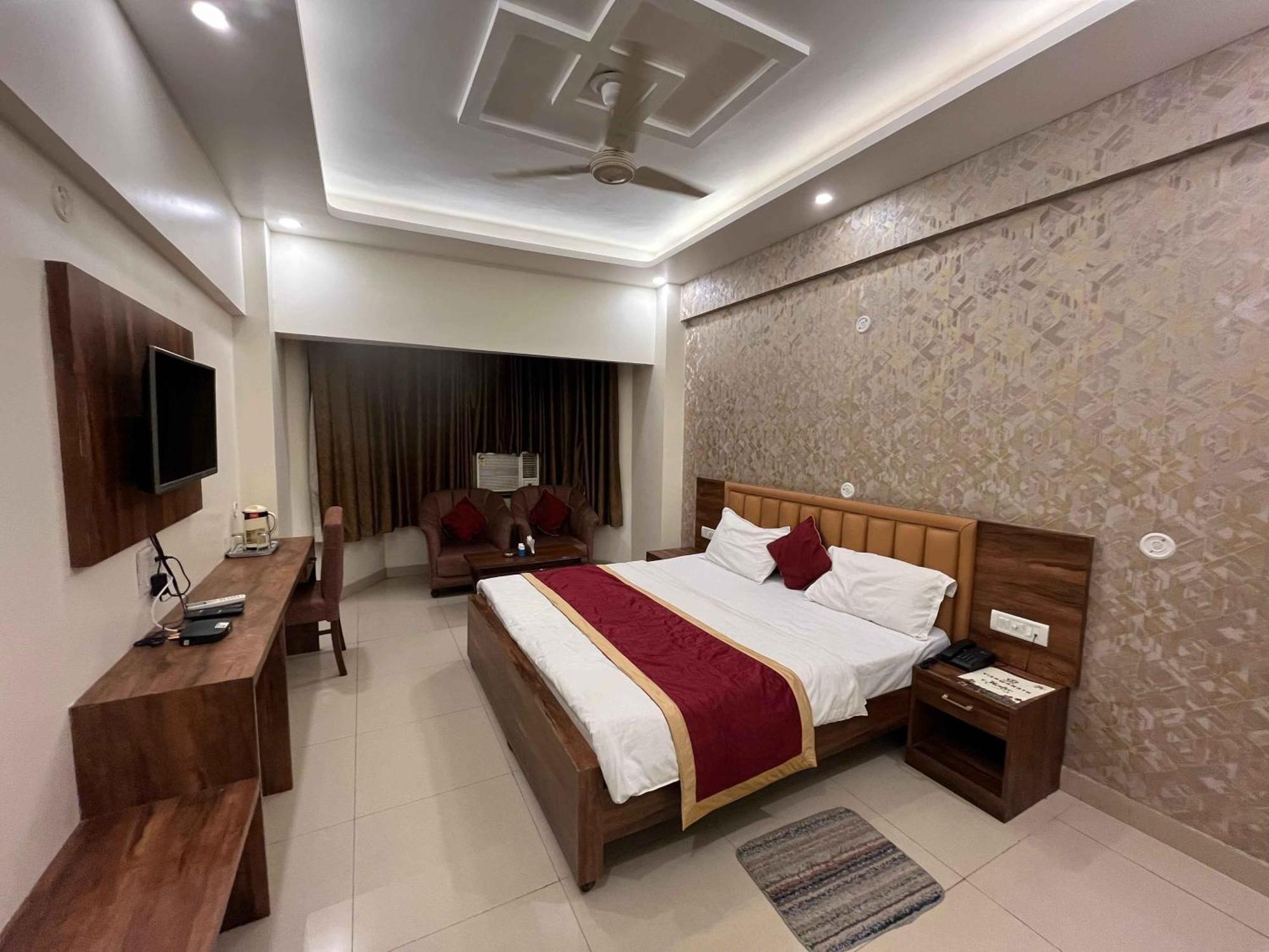 Hotel Vishwanath Lucknow